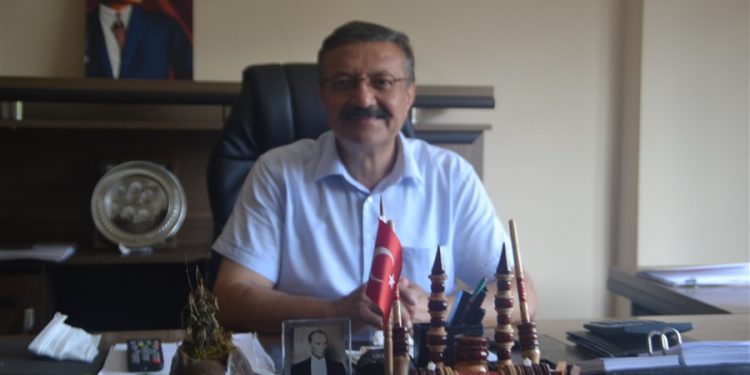 SÜTTEN AĞZIMIZ YANDI YOĞURDU ÜFLEYEREK YİYORUZ