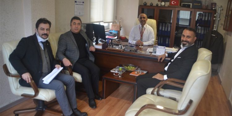 ÖZGÜR OTLUOĞLU’NUN ZİYARETÇİLERİ EKSİLMİYOR