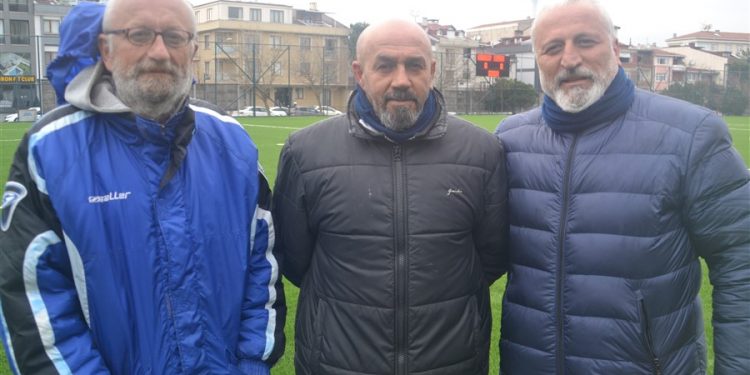 ŞAPKADAN TAVŞAN ÇIKARMAYA ÇALIŞIYORLAR