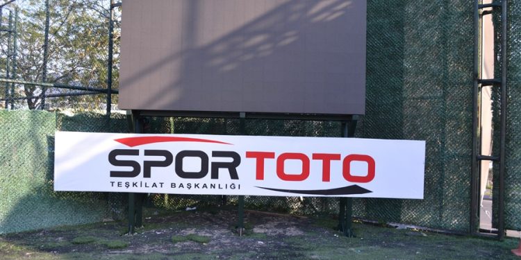 GÜLSUYU ASIM KARA STADI SKORBOARD MONTAJI YAPILDI