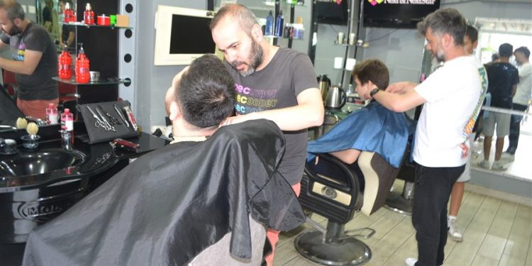 KUAFÖR EMRAH 20 YILDIR MALTEPE’DE HİZMET VERİYOR