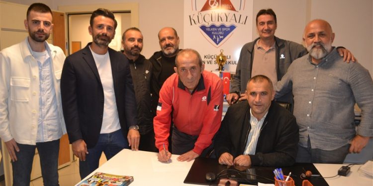 AZİZ BULKUR KÜÇÜKYALI YELKEN SPOR İLE ANLAŞTI