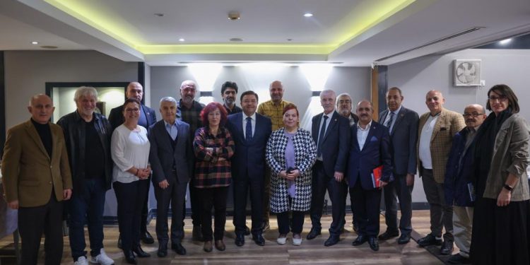 ALİ KILIÇ MALTEPE YEREL BASINI İLE YEMEKTE BİR ARAYA GELDİ
