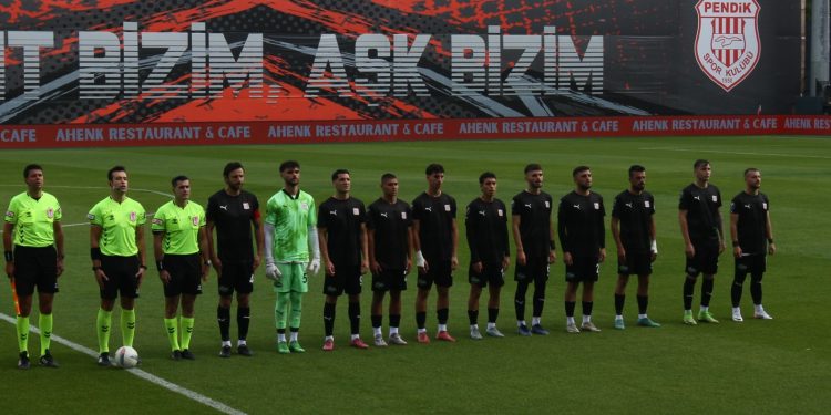 AYVALIKGÜCÜ BELEDİYE SPOR 4.TURA YÜKSELDİ