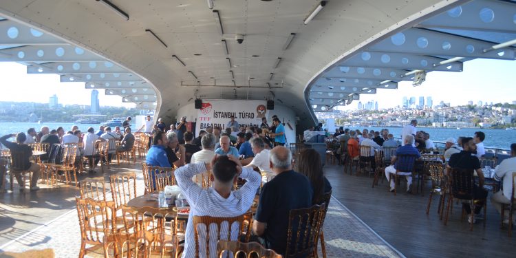 TÜFAD İSTANBUL ŞUBESİ BAŞARILI ANTRENÖRLERİ ÖDÜLLENDİRDİ