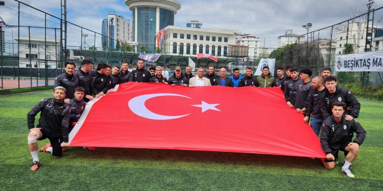 GÜLSUYU SPOR TAKIMI 23 NİSAN KUTLAMASI YAPTI