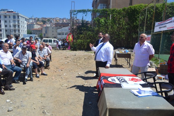 GÜLSUYUSPOR 2013 YILI KONGRESİ TOPRAK SAHADA YAPILMIŞTI