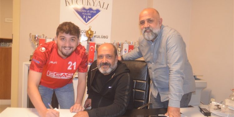 TOLGA KEGAN KÜÇÜKYALI YELKEN SPOR İLE ANLAŞTI