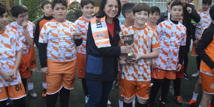 MİMAR ESİN KÖYMEN İDEALTEPE SPOR KULÜBÜNÜ ZİYARET ETTİ