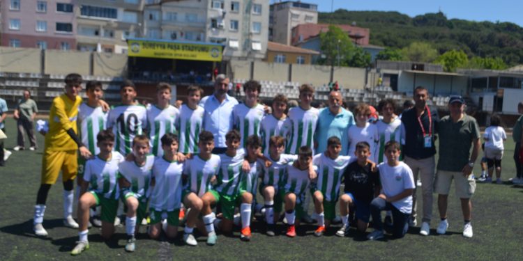 MALTEPE SPOR U-13 YAŞ FUTBOL TAKIMI ŞAMPİYON GİBİ