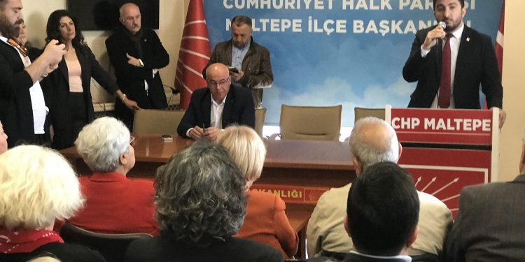 CHP MALTEPE İLÇE BAŞKANLIĞINDA BAYRAMLAŞMA TÖRENİ YAPILDI