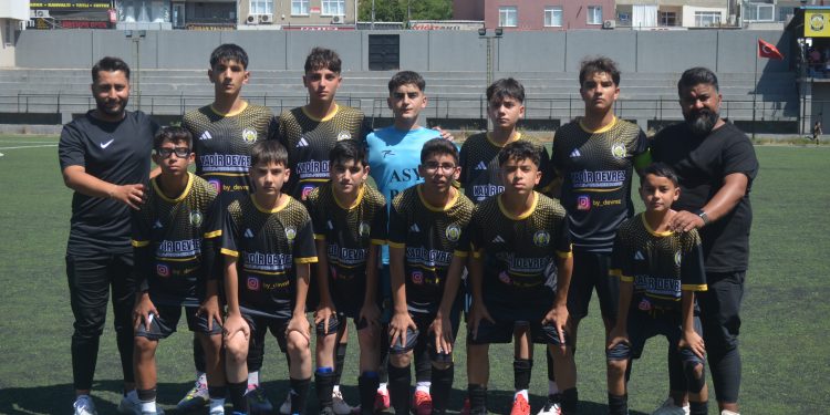 BAŞIBÜYÜKSPOR : 4  KARTAL 1949 SPOR : 1