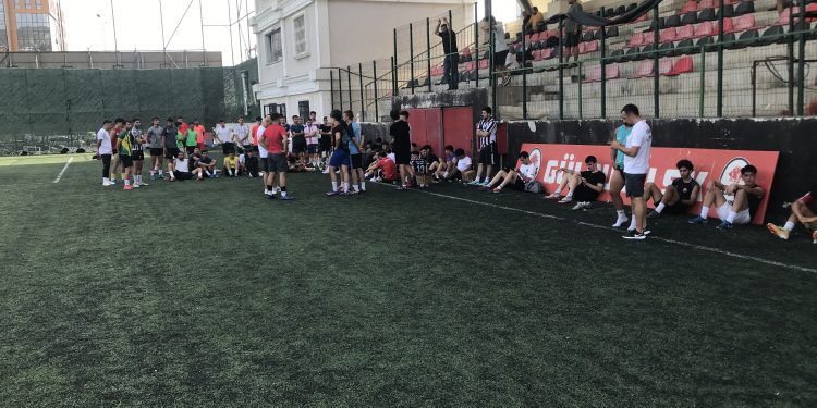 GÜLSUYUSPOR FUTBOLCU SEÇMELERİ YAPILIYOR