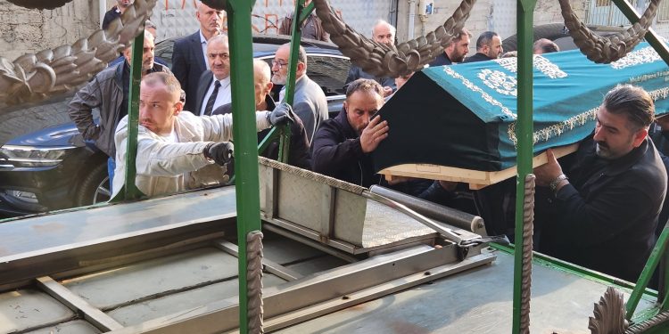 ZİYA BAYSUNGUR SON YOLCULUĞUNA UĞURLANDI