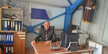 MUSTAFA GÜRLÜ; GELECEĞİMİZİN TEMİNATI GENÇLER MAÇLARI KARANLIKTA  OYNUYOR