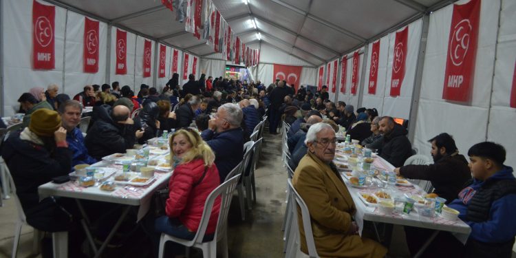 MHP MALTEPE İFTAR ÇADIRI YOĞUN İLGİ GÖRÜYOR