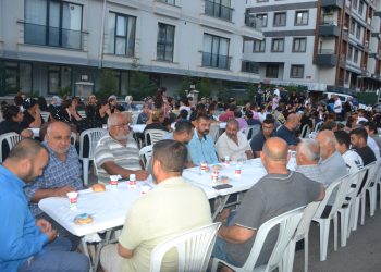 EMRAH ÖNCEL MUHARREM AYI LOKMASINI PAYLAŞTI