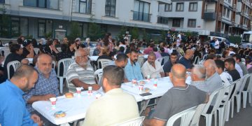 EMRAH ÖNCEL MUHARREM AYI LOKMASINI PAYLAŞTI