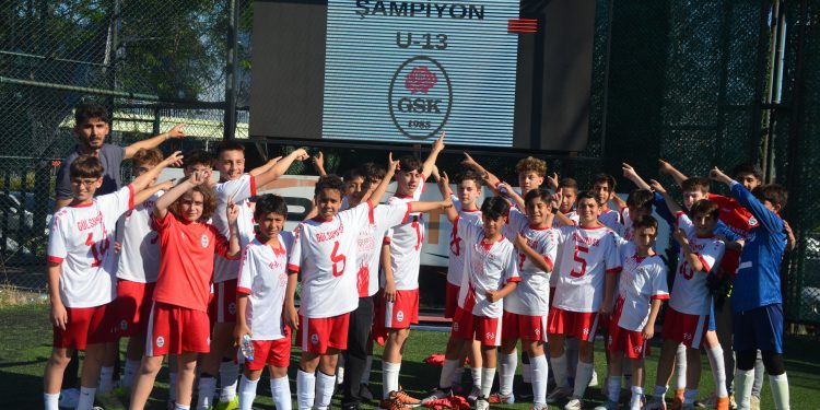 GÜLSUYUSPOR ŞAMPİYON.