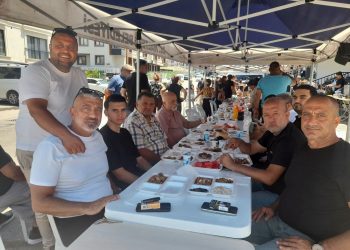 EMRAH ÖNCEL VEFAT EDEN HALASI İÇİN YAS YEMEĞİ VERDİ