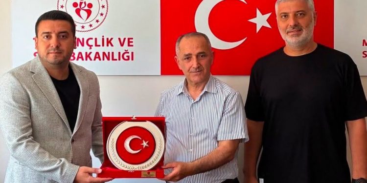 MHP MALTEPE GENÇLİK SPOR İLÇE MÜDÜRLÜĞÜNÜ ZİYARET ETTİ