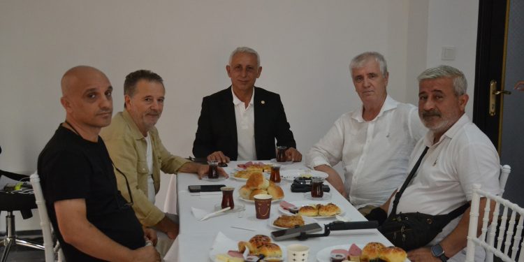 ERCAN AĞKAYA YEREL BASIN İLE KAHVALTIDA BULUŞTU